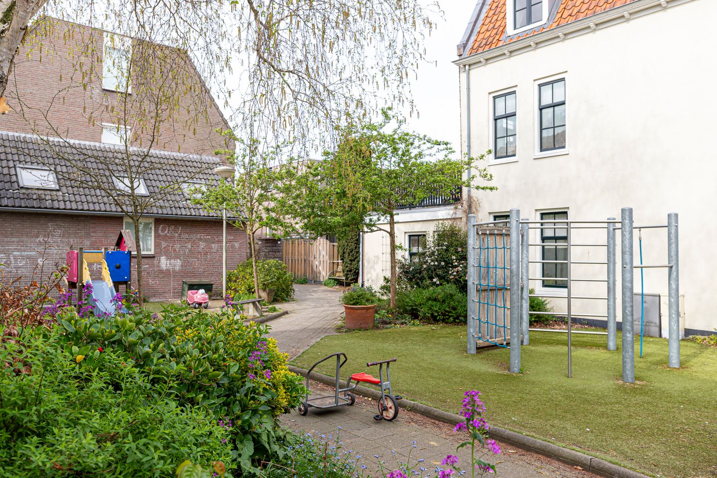 Foto 64 van Lange Dwarsstraat 42