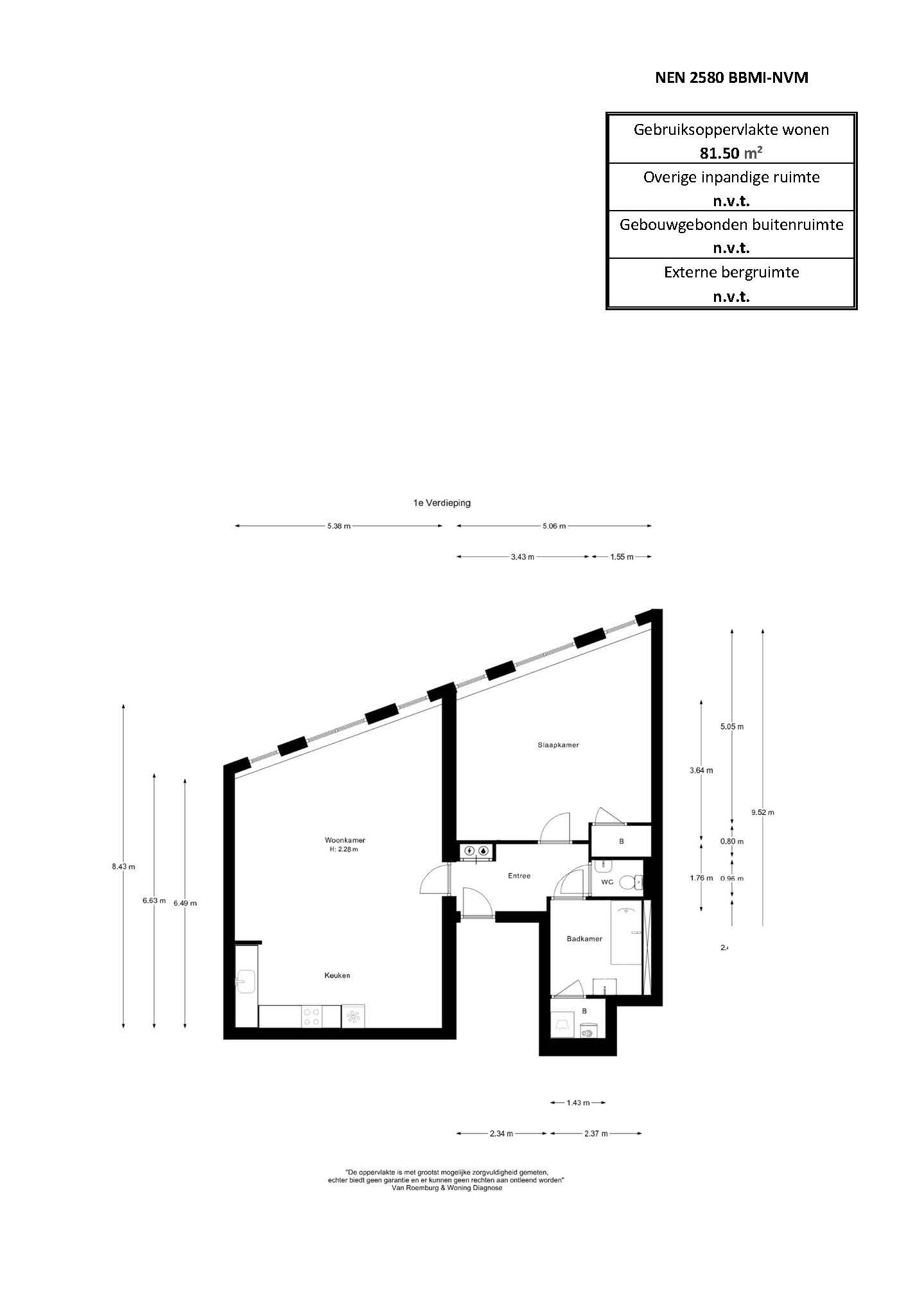 Spacious Apartment in 18th Century Monumental Warehouse with Characteristic Beamed Ceiling — 21