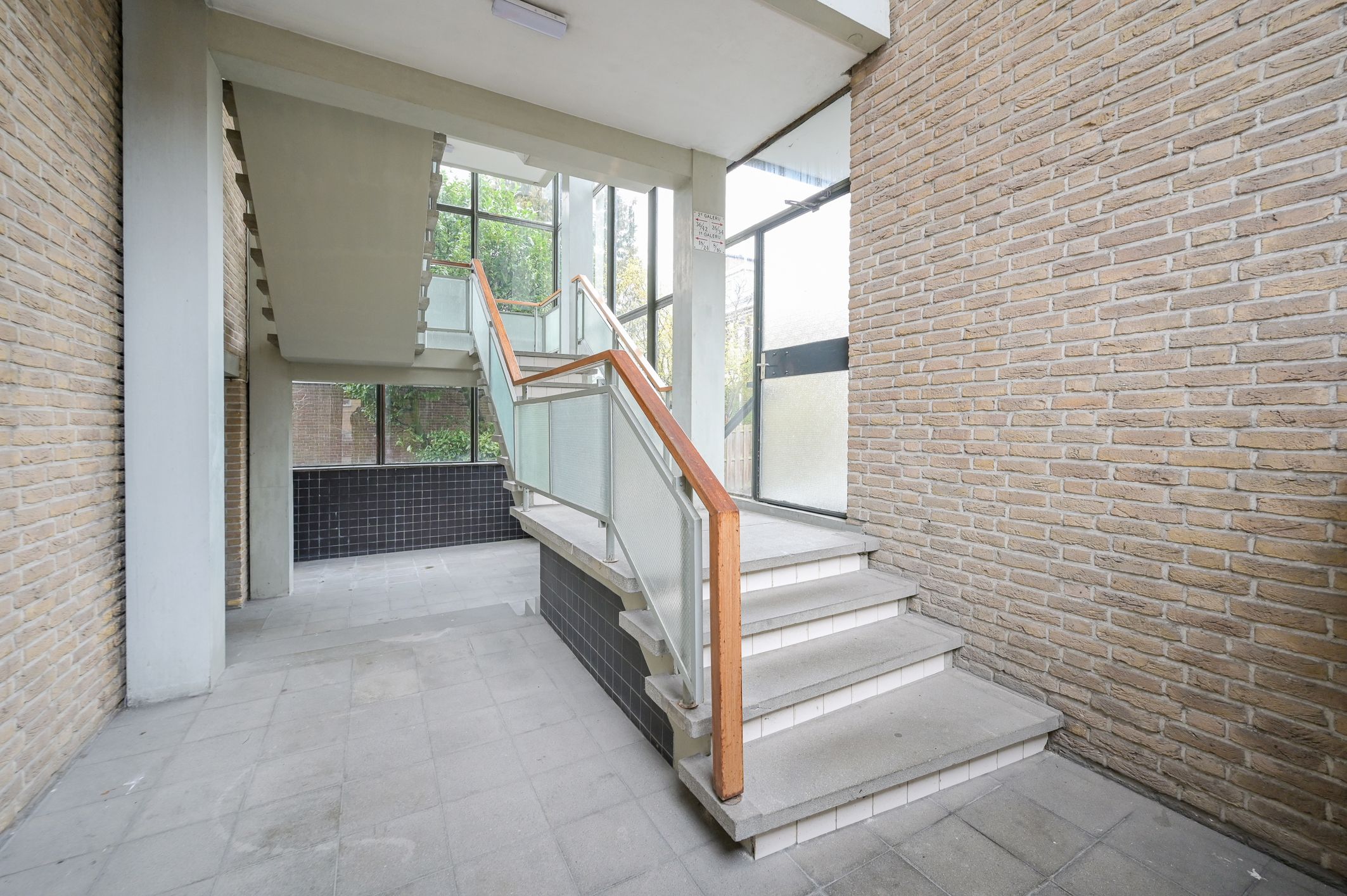 Photo 6 of Robertaland 38