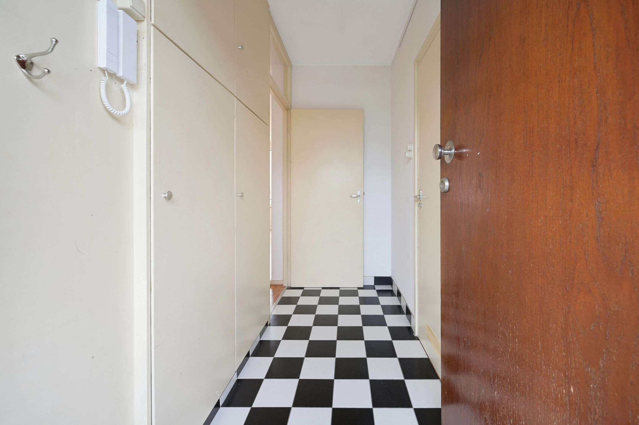 Photo 9 of Robertaland 38