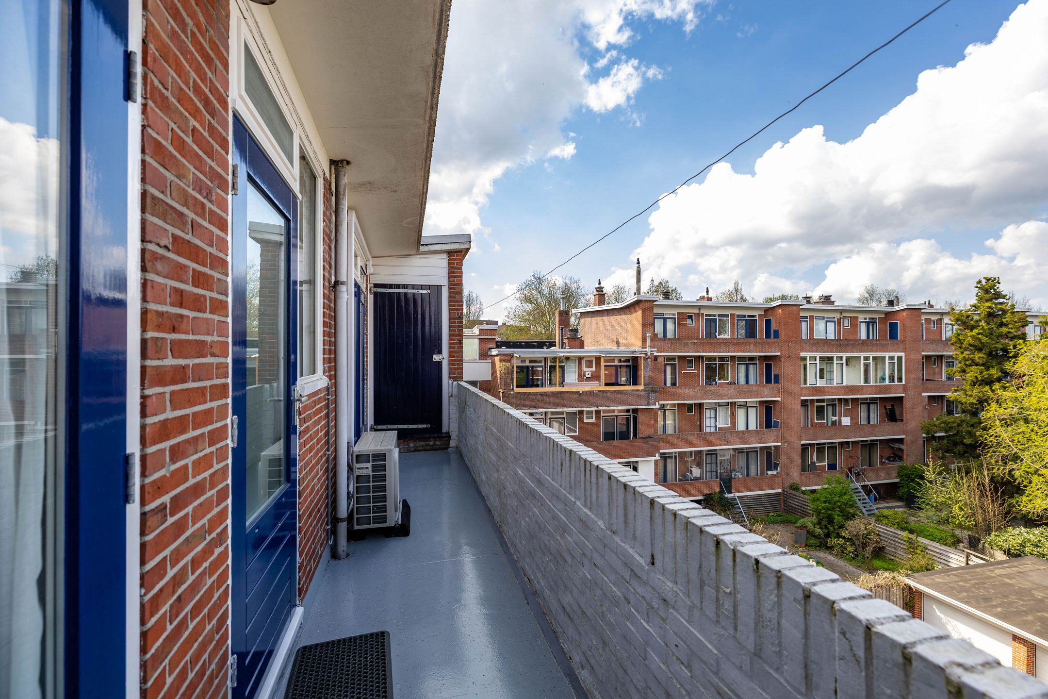 Spacious 3-Room Apartment with Two Balconies in Popular Grunobuurt — 30
