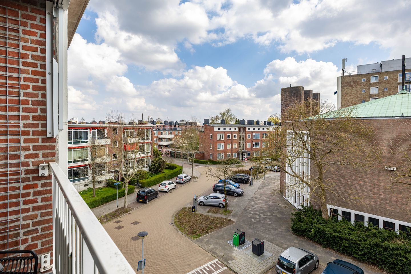 Spacious 3-Room Apartment with Two Balconies in Popular Grunobuurt — 19