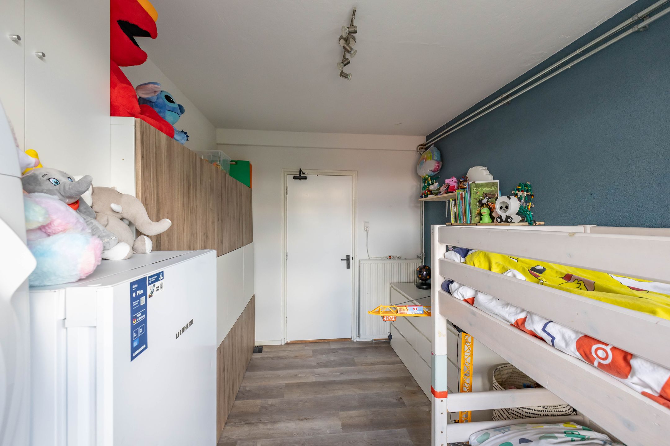 Spacious 3-Room Apartment with Two Balconies in Popular Grunobuurt — 27