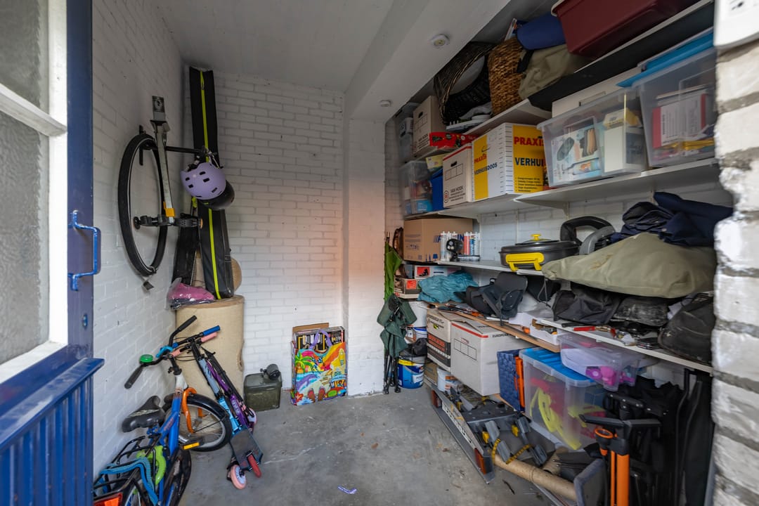 Spacious 3-Room Apartment with Two Balconies in Popular Grunobuurt — 32
