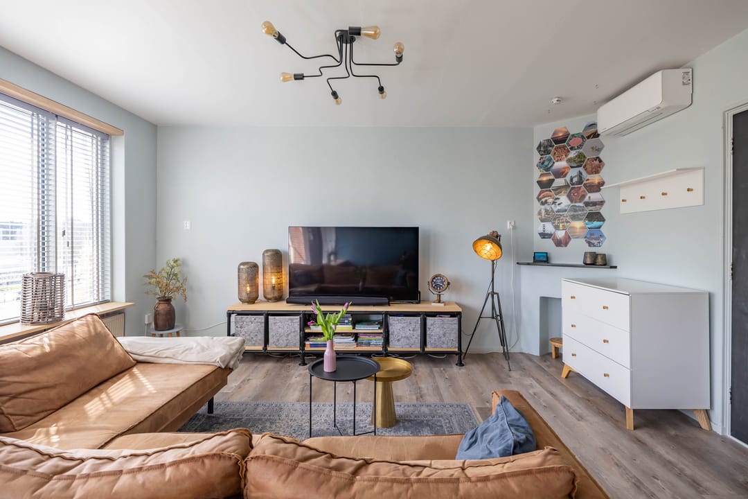 Spacious 3-Room Apartment with Two Balconies in Popular Grunobuurt — 13