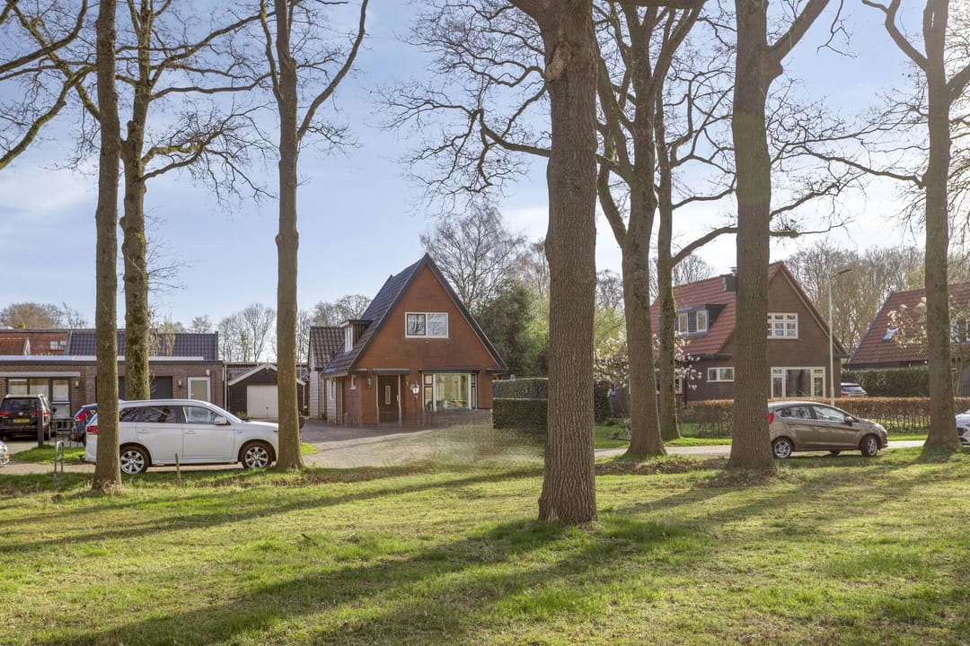 Charming 1930s Detached Home with Countryside Views and Ground Floor Bedroom — 26