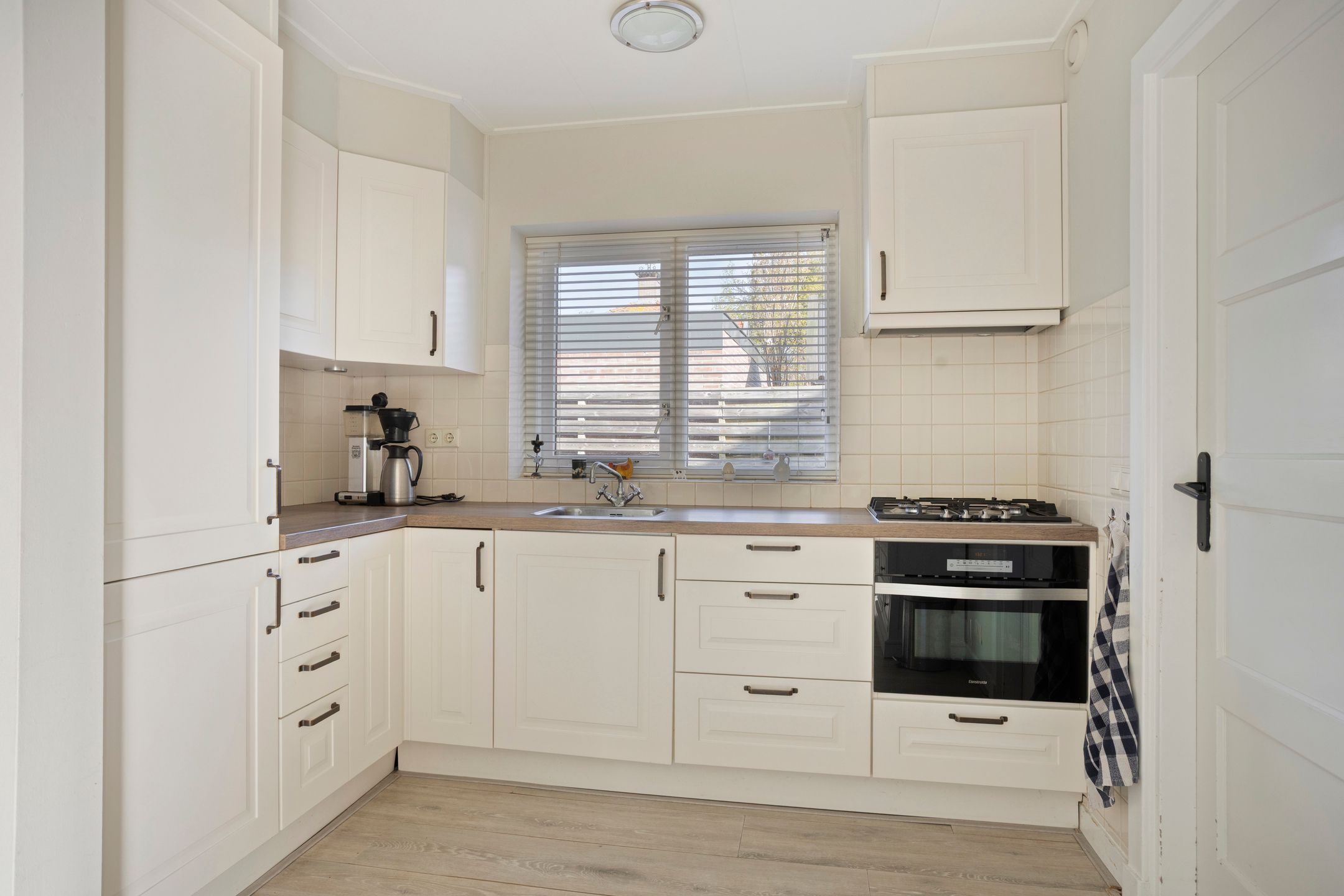 Charming 1930s Detached Home with Countryside Views and Ground Floor Bedroom — 9