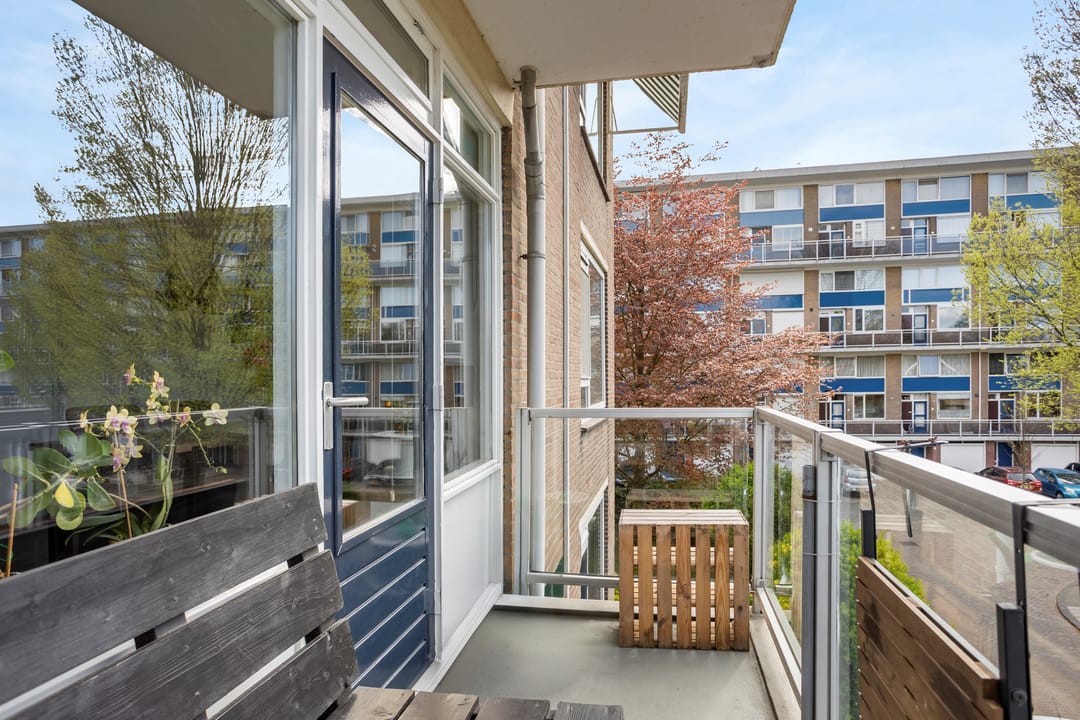 Spacious 3-bedroom apartment with south and west facing balconies — 13