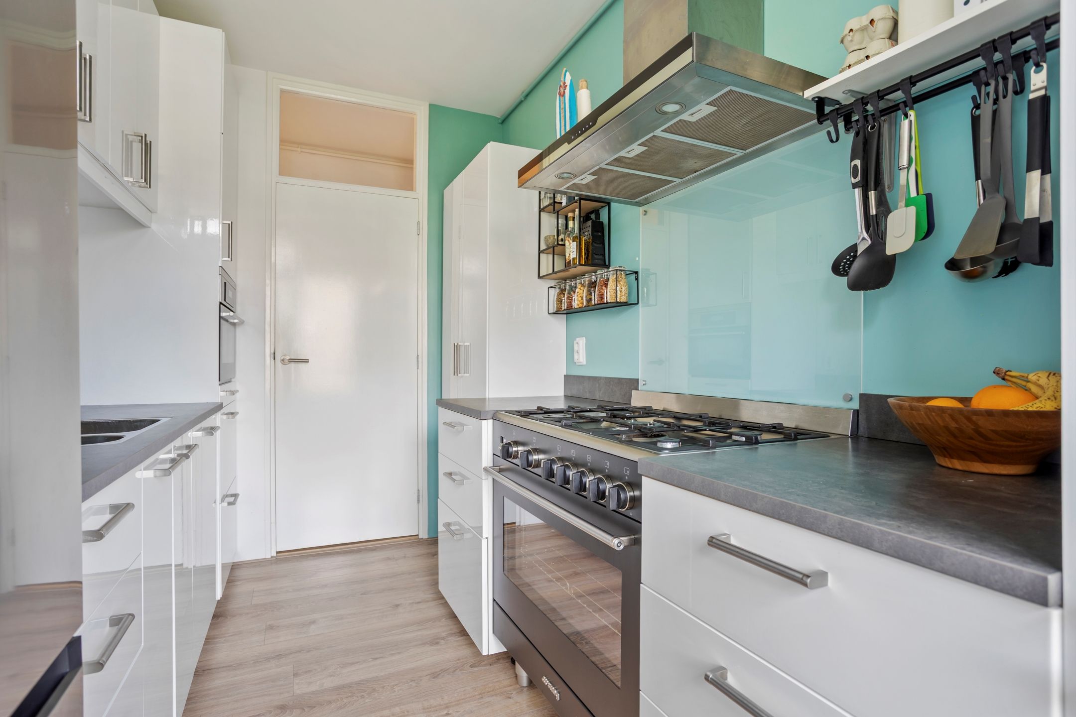Spacious 3-bedroom apartment with south and west facing balconies — 15