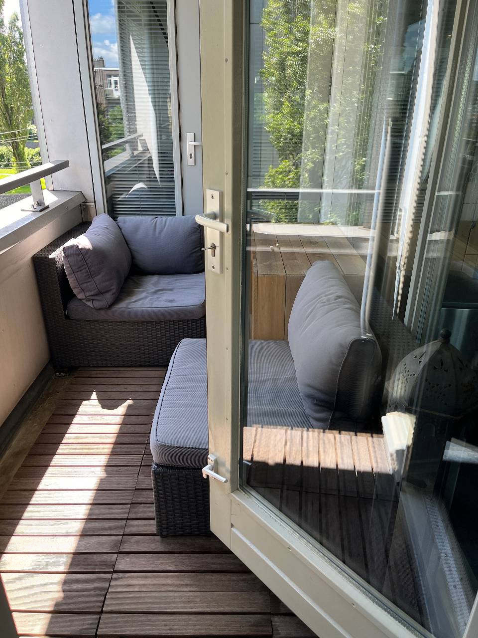 Bright Corner Apartment with Private Balcony and Parking — 13
