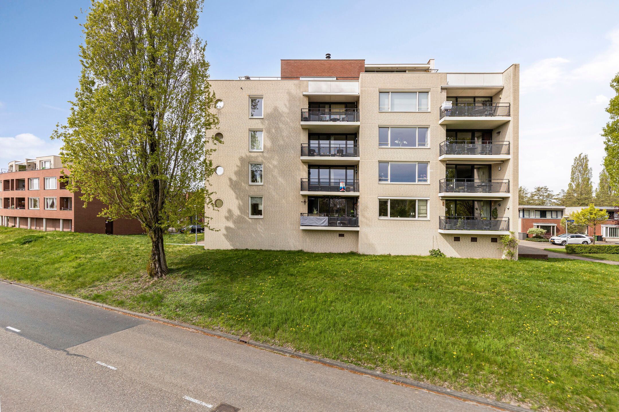 Photo 30 of Schout van Raesfeltstraat 107