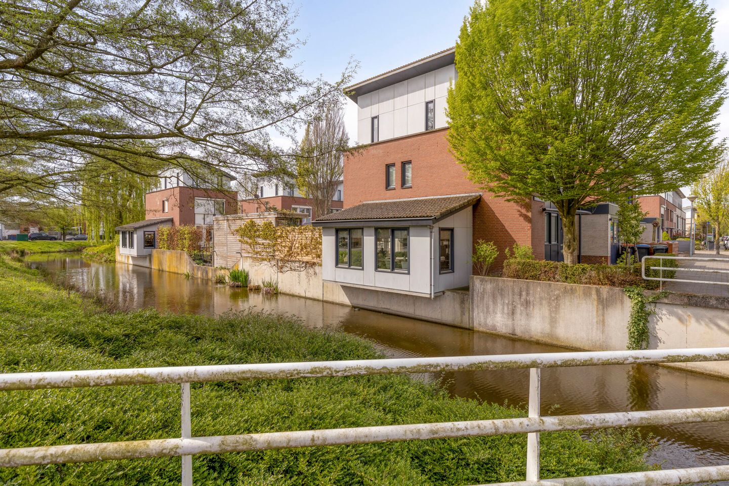 Photo 25 of Schout van Raesfeltstraat 107