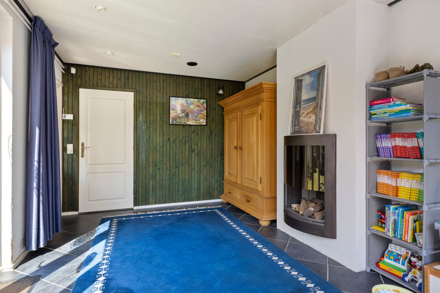 Surprisingly spacious and light detached family home with garden room — 19