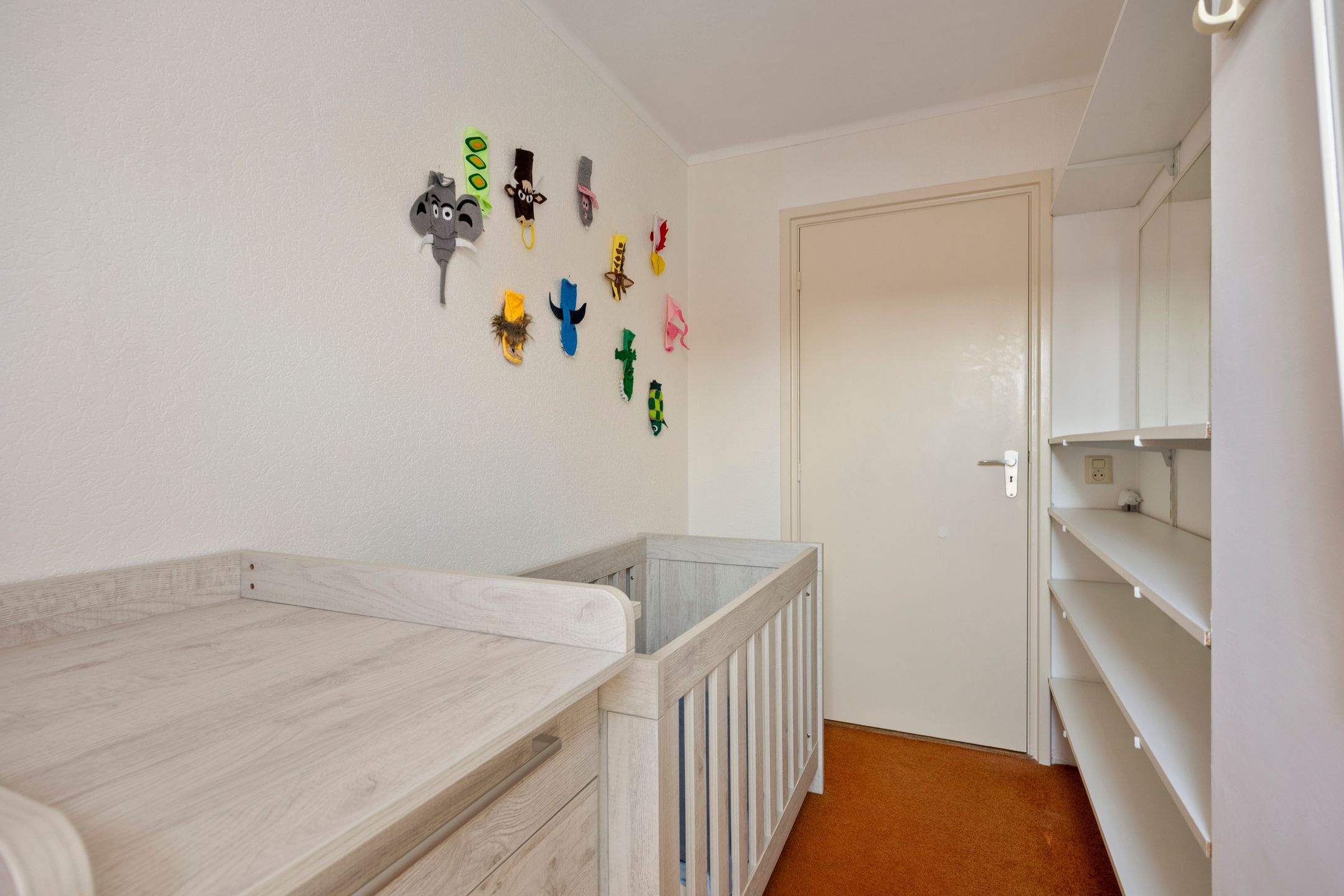 Surprisingly spacious and light detached family home with garden room — 27