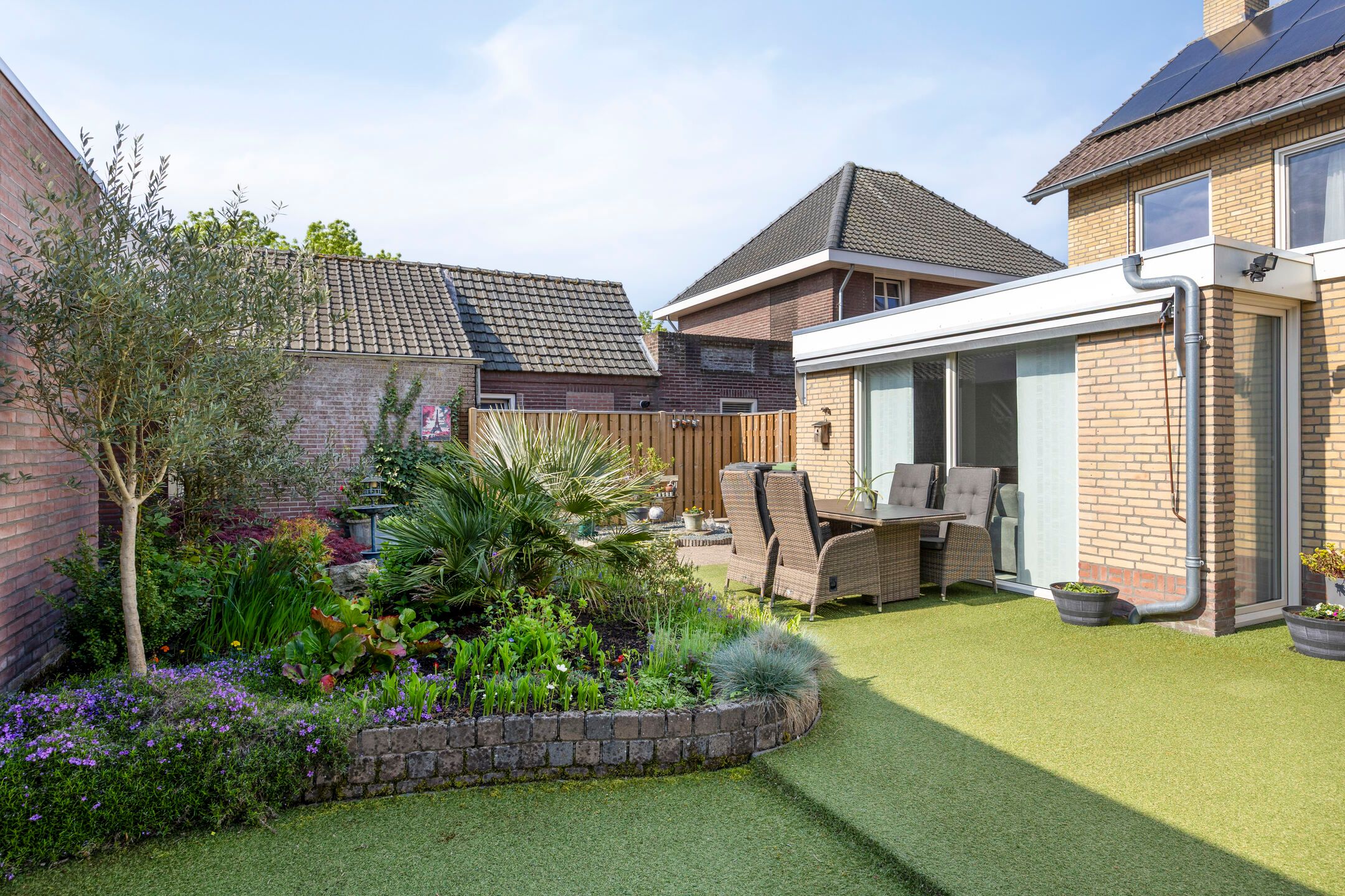 Surprisingly spacious and light detached family home with garden room — 39