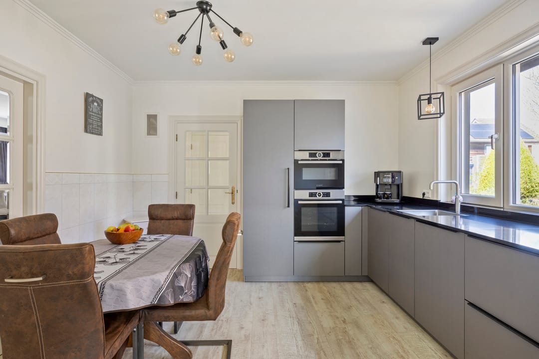 Surprisingly spacious and light detached family home with garden room — 13