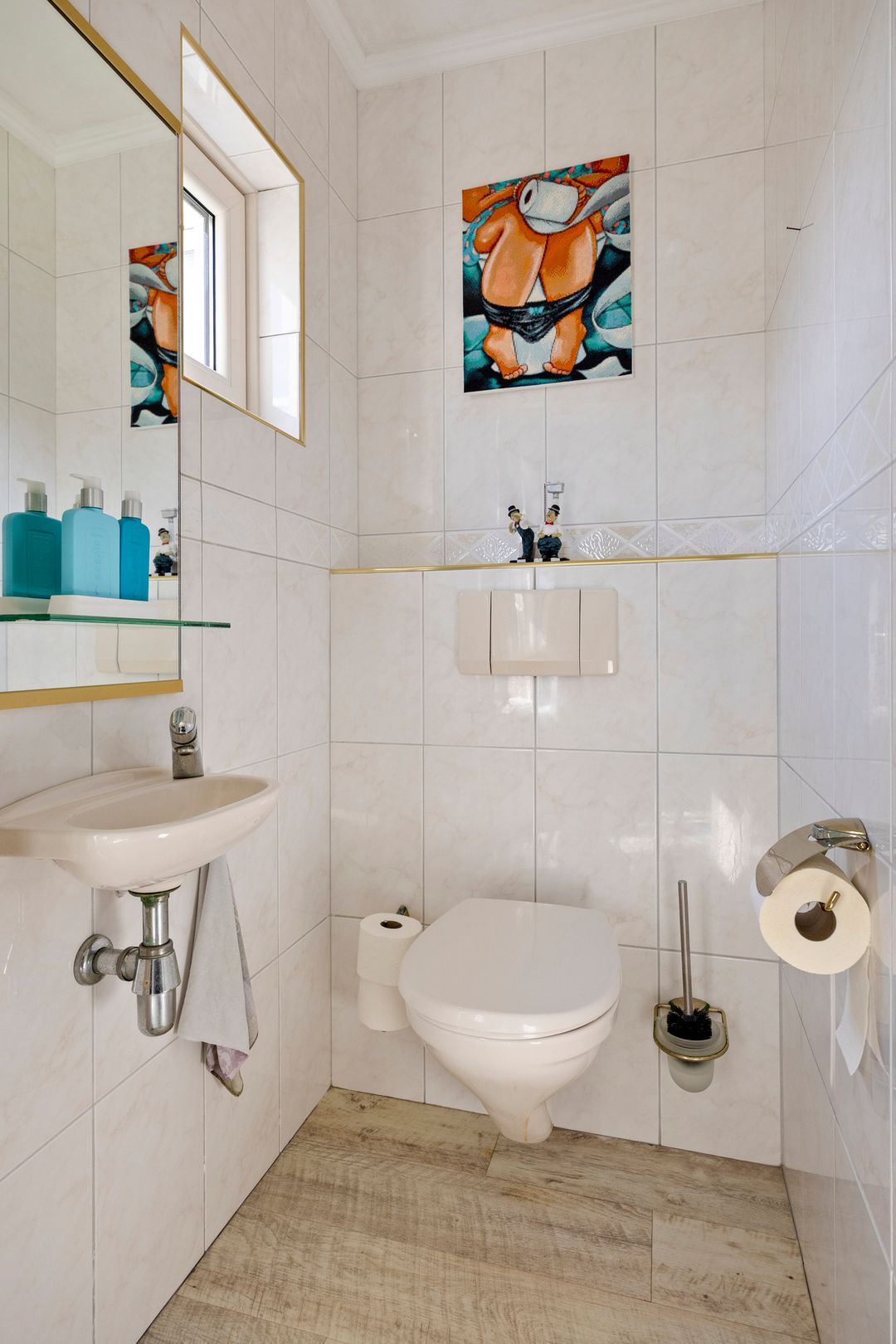 Surprisingly spacious and light detached family home with garden room — 17