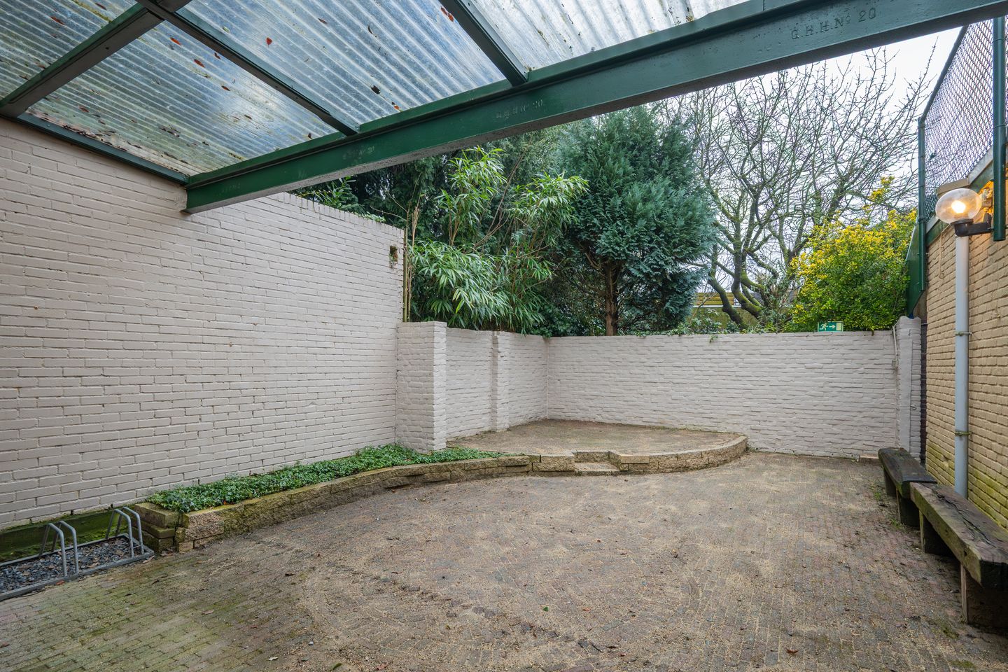 Unique former hospitality property in the heart of Horst with spacious living and multiple rooms — 40