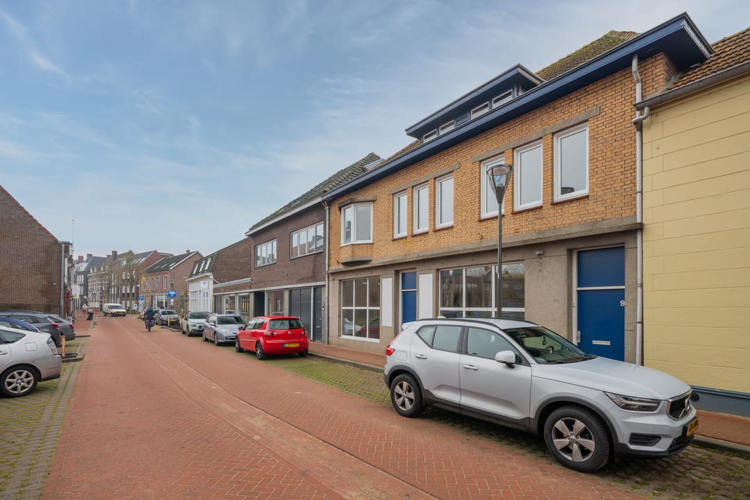 Unique former hospitality property in the heart of Horst with spacious living and multiple rooms — 47