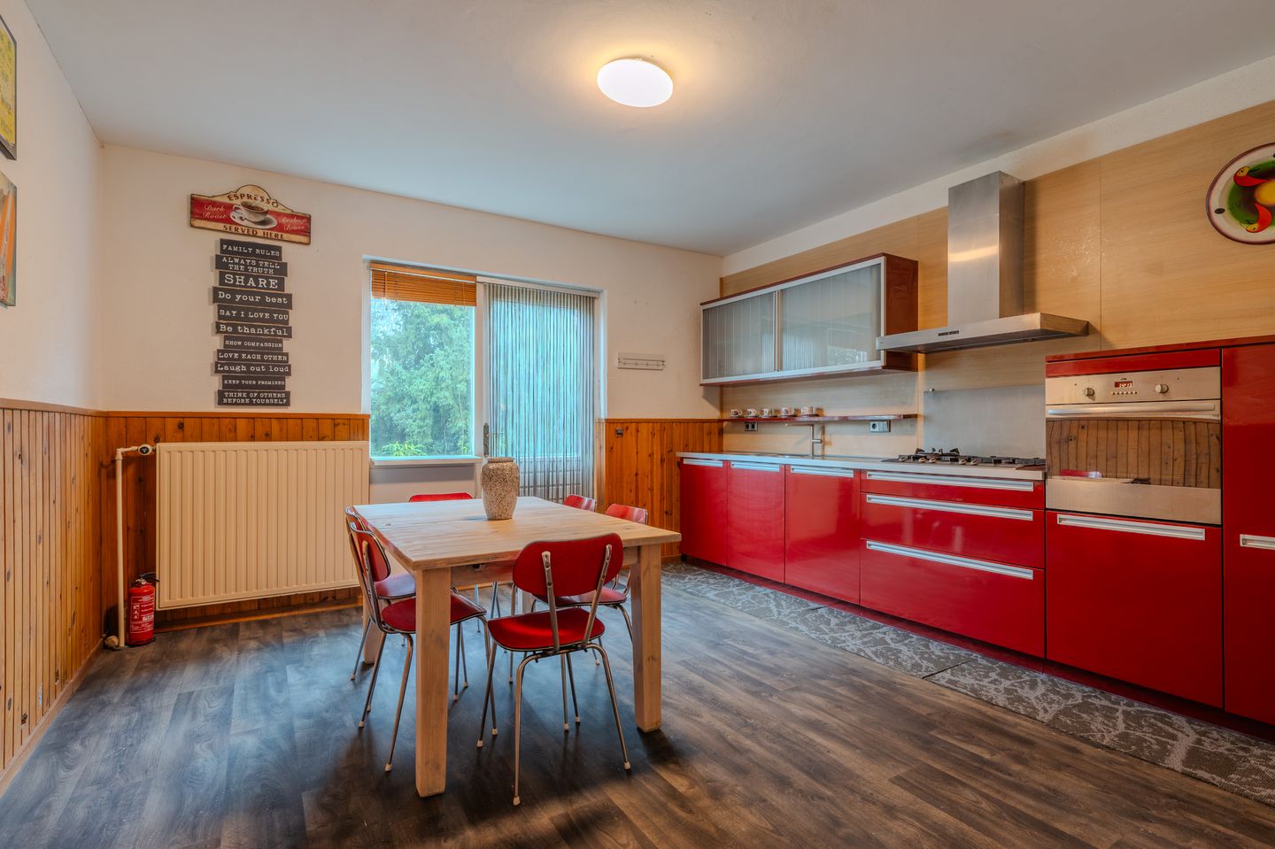 Unique former hospitality property in the heart of Horst with spacious living and multiple rooms — 25