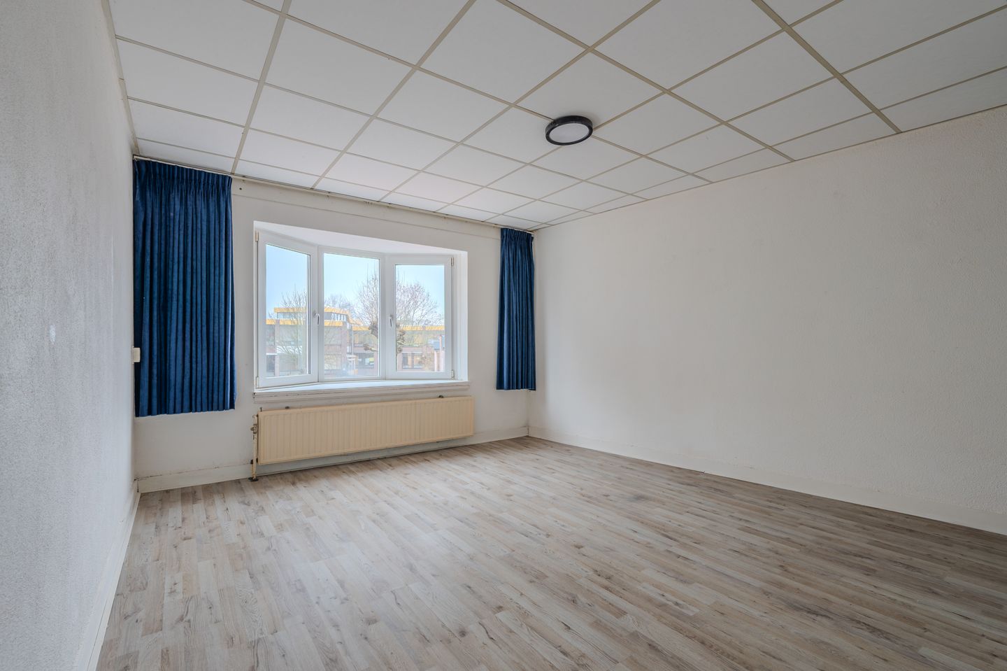 Unique former hospitality property in the heart of Horst with spacious living and multiple rooms — 19