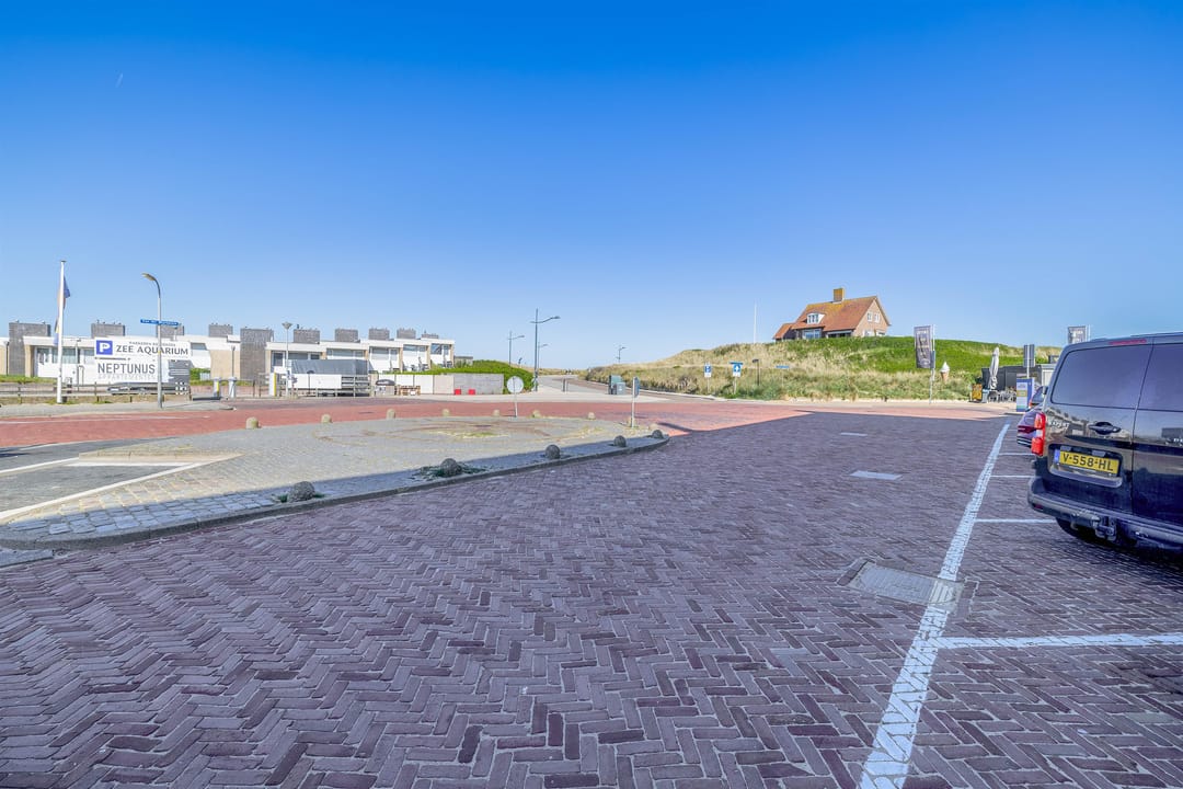 Eye-catching 3-room apartment with 2 bedrooms in top seaside location — 38