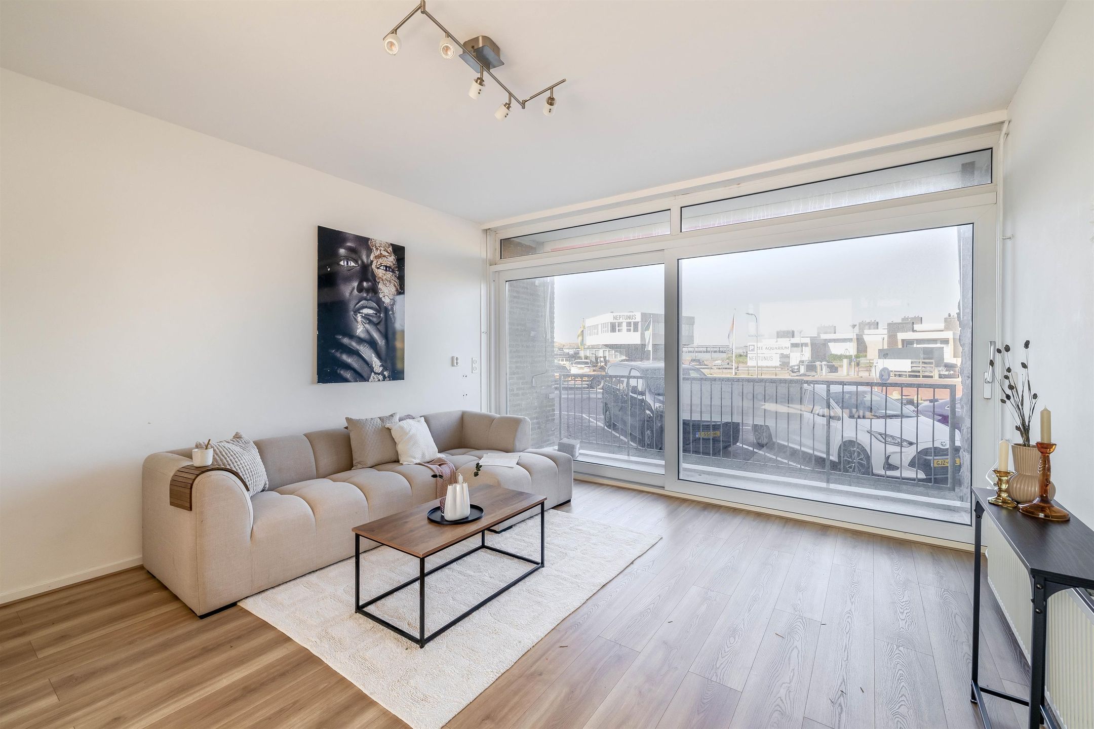 Eye-catching 3-room apartment with 2 bedrooms in top seaside location — 12