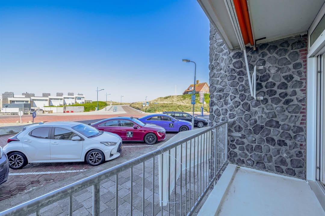 Eye-catching 3-room apartment with 2 bedrooms in top seaside location — 16