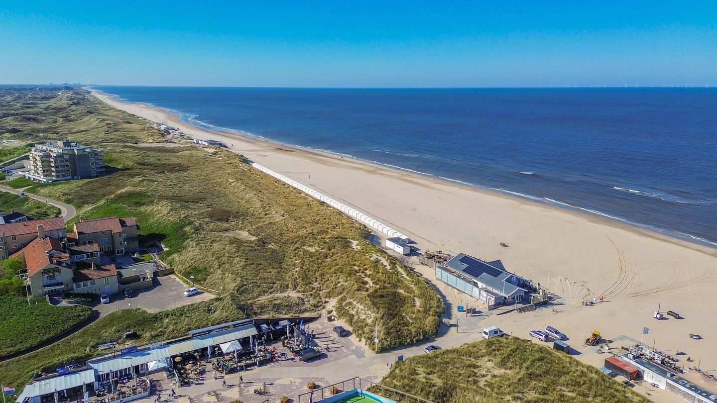 Eye-catching 3-room apartment with 2 bedrooms in top seaside location — 44