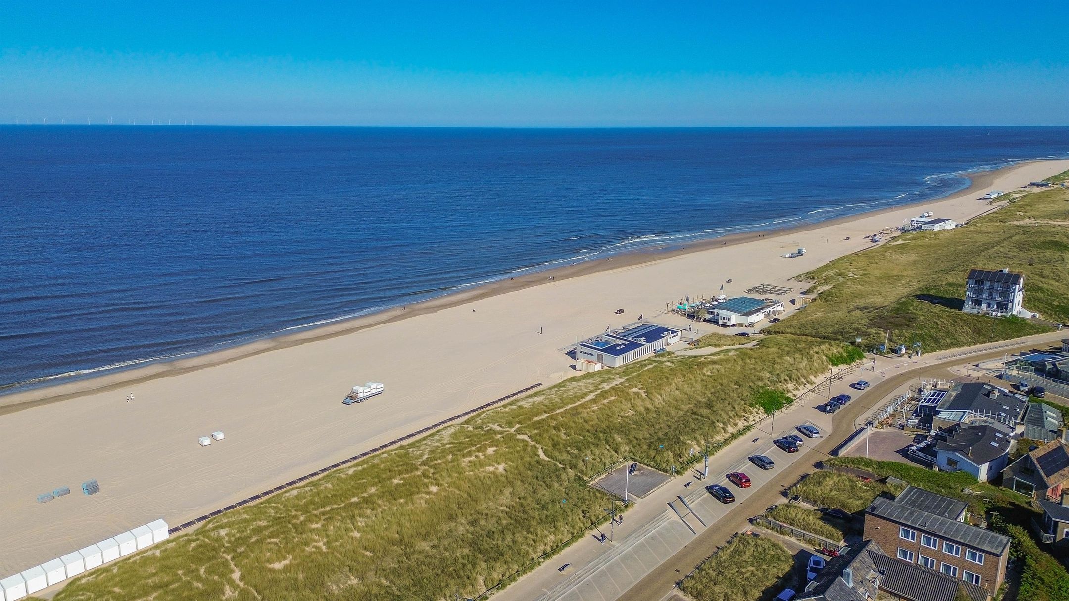 Eye-catching 3-room apartment with 2 bedrooms in top seaside location — 45