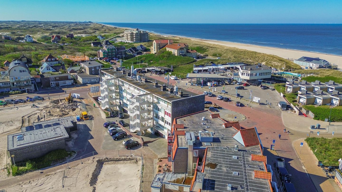 Eye-catching 3-room apartment with 2 bedrooms in top seaside location — 49