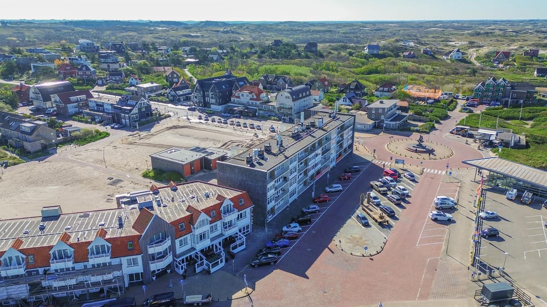 Eye-catching 3-room apartment with 2 bedrooms in top seaside location — 47
