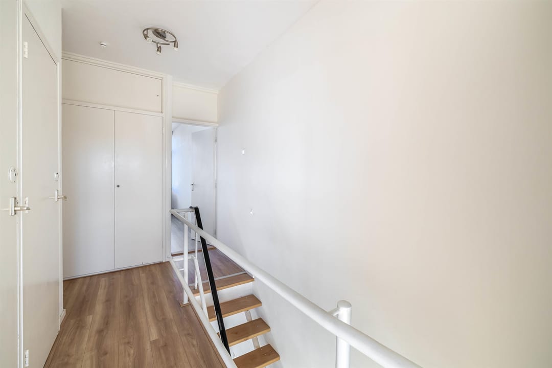 Eye-catching 3-room apartment with 2 bedrooms in top seaside location — 22
