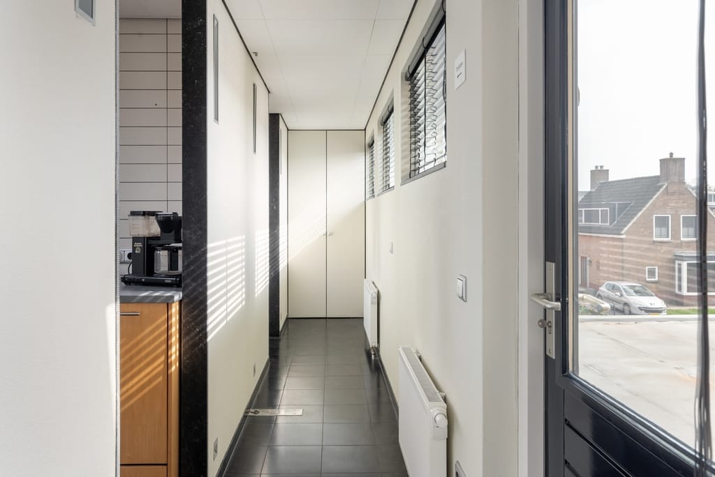 View photo 5 of Leliestraat 21