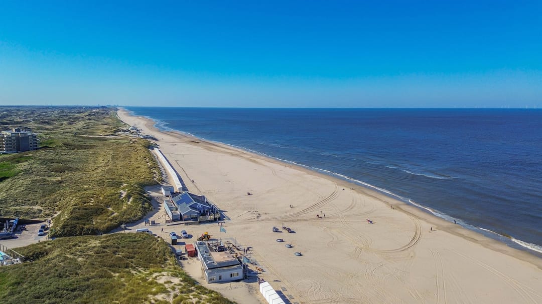 Eye-catching 3-room apartment with 2 bedrooms in top seaside location — 32