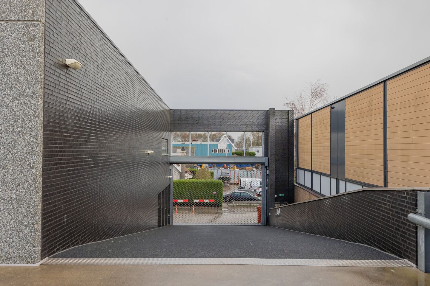 Bekijk foto 3 van Veerpolder 19-095