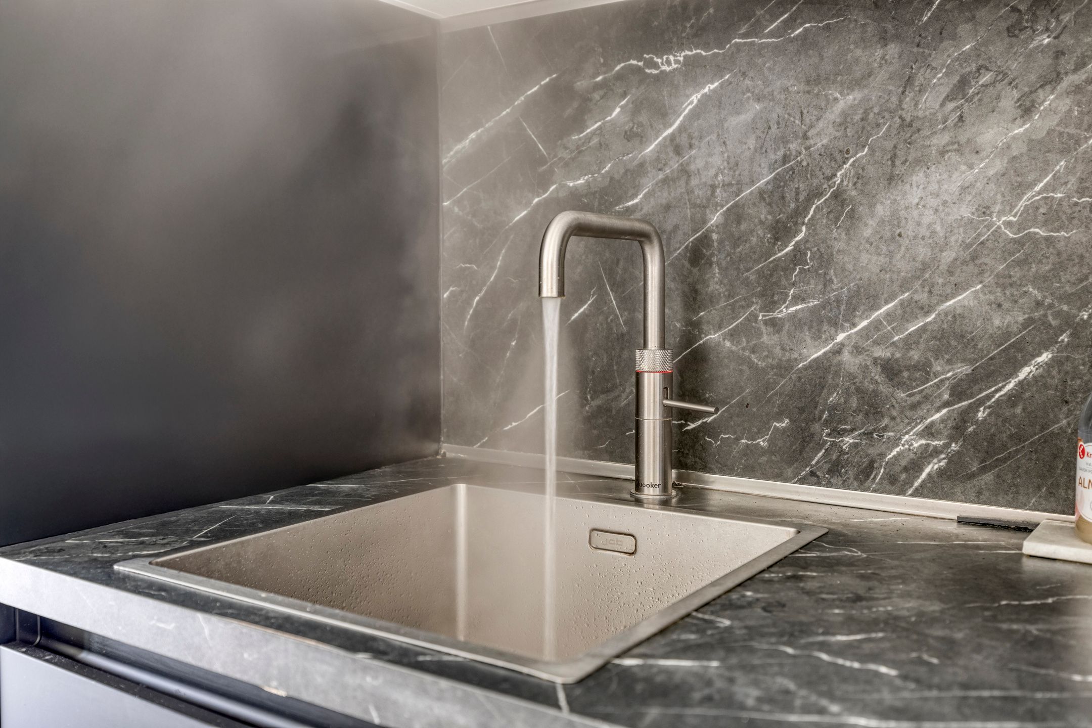 Foto 6 van Aert van Nesstraat 2