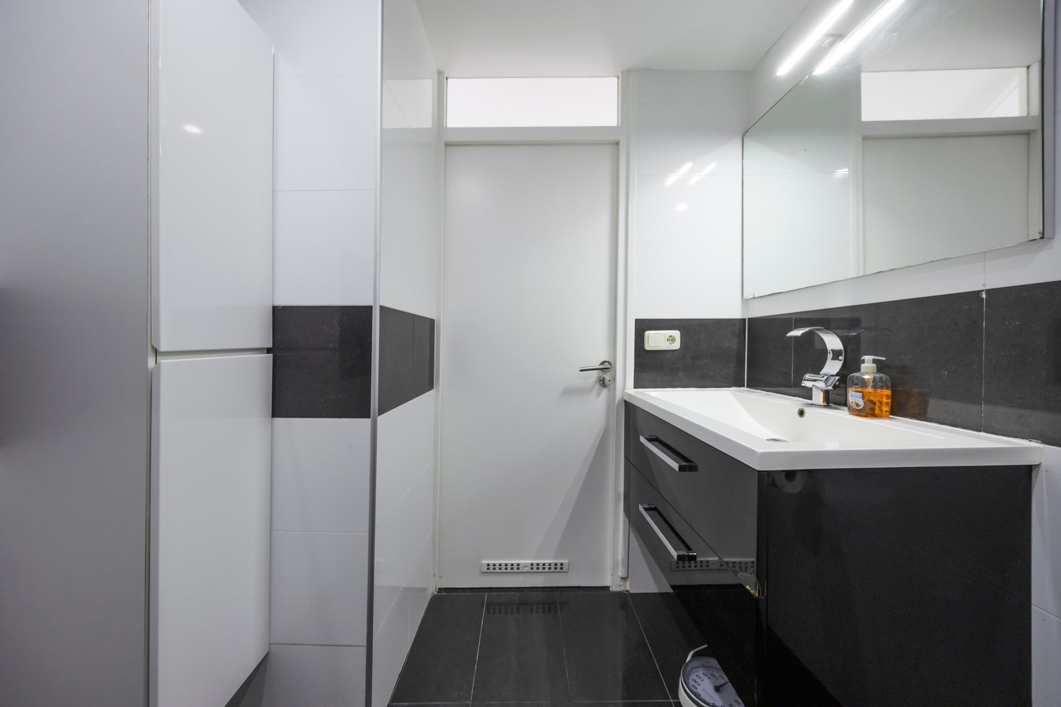 Foto 15 van Aert van Nesstraat 2