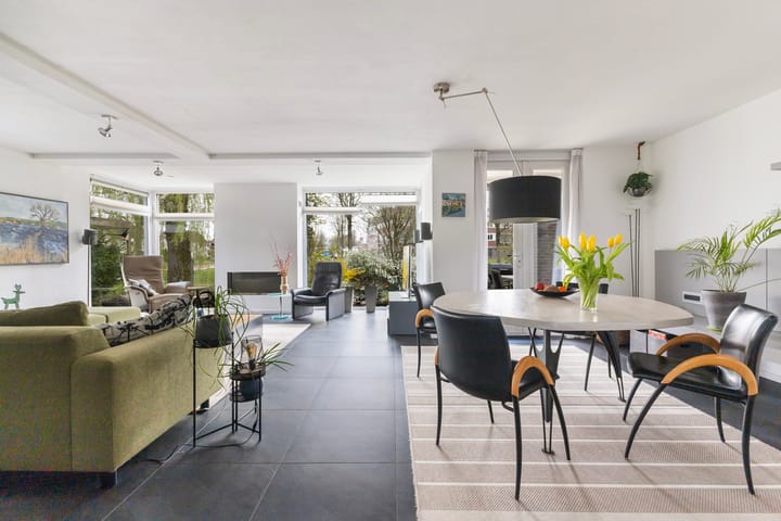 Hoekwoning te koop: Monsmastate 24, Leeuwarden
