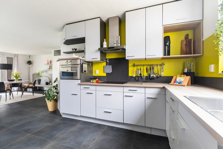Hoekwoning te koop: Monsmastate 24, Leeuwarden