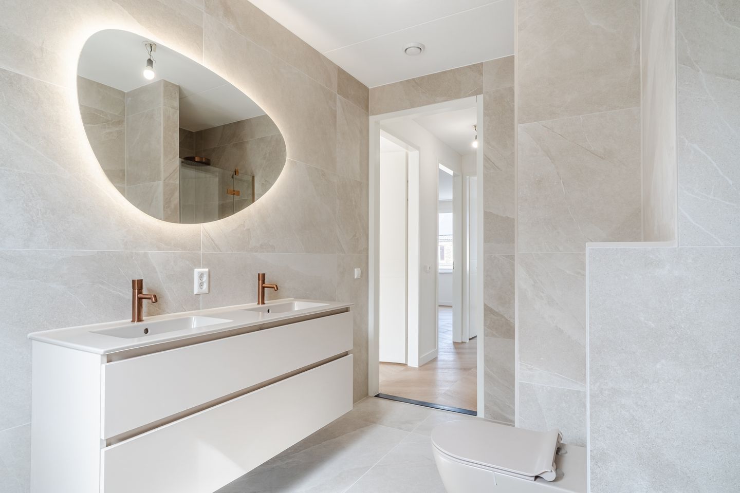 Photo 29 of Patroon 13