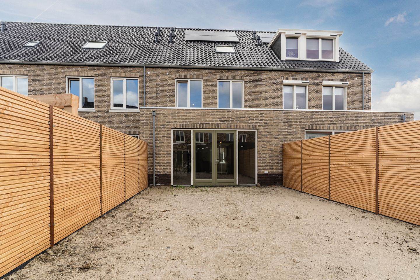 Photo 35 of Patroon 13