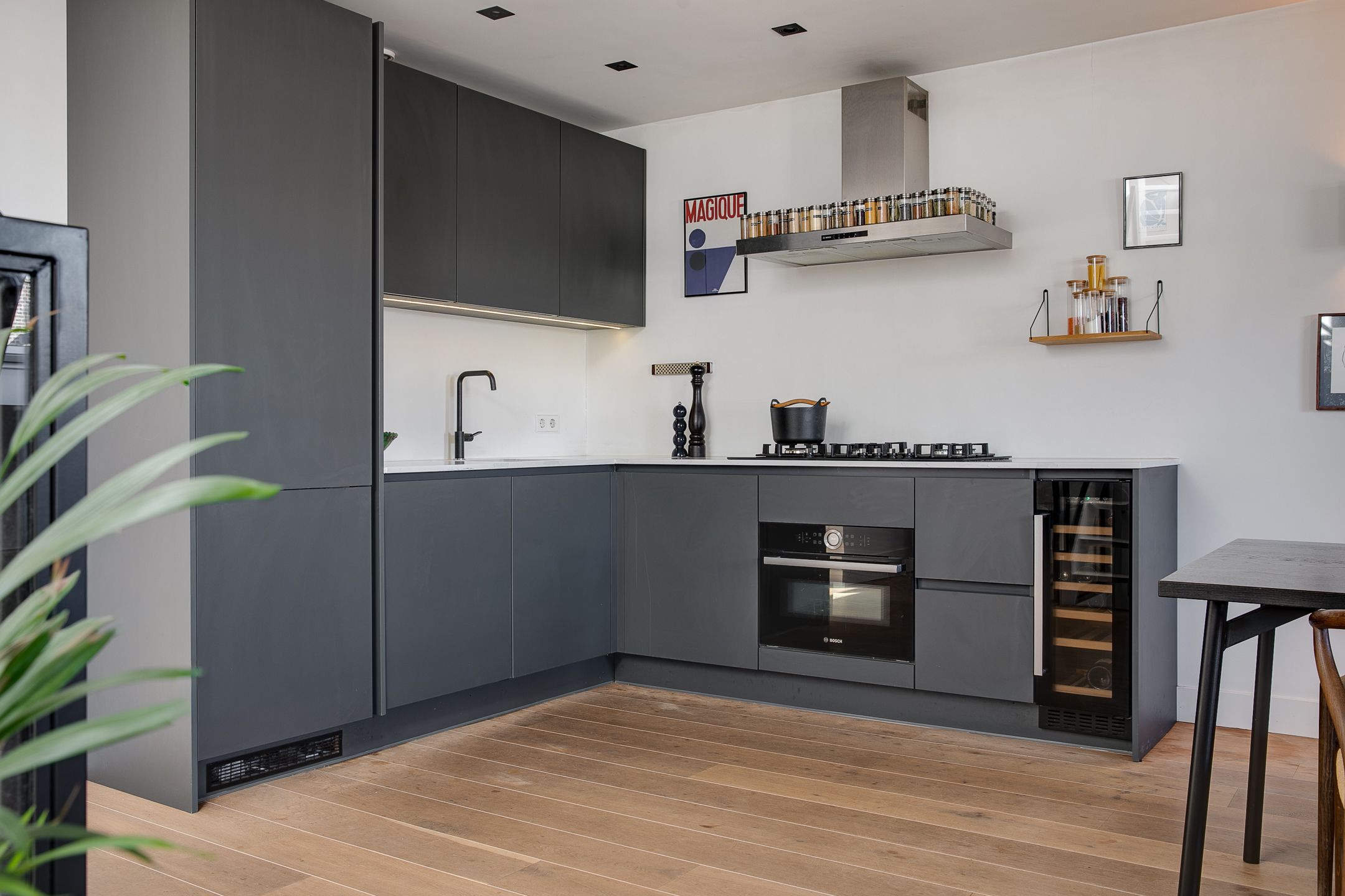 Turnkey Apartment with Rooftop Terrace in Oud-West — 12