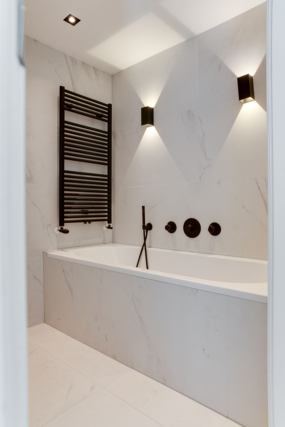 Photo 28 of Da Costastraat 23-4