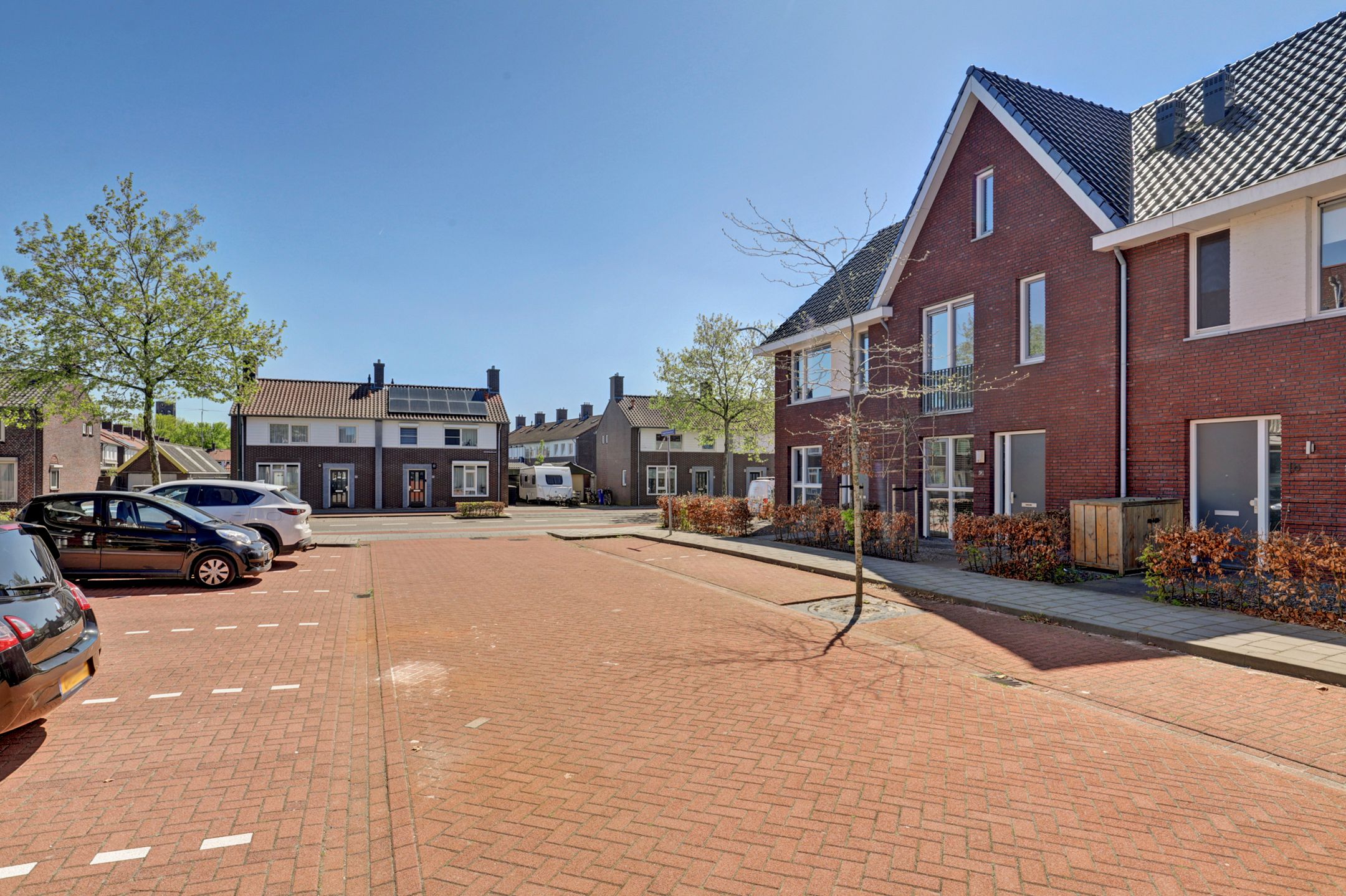 Photo 33 of Paulus Potterstraat 1-A