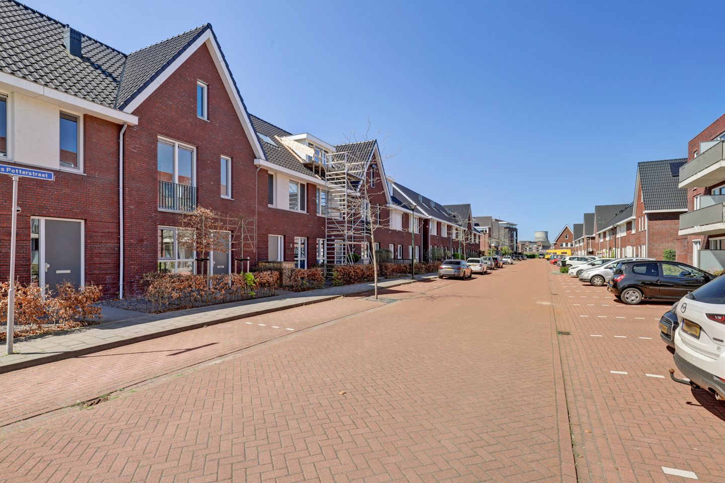 Photo 34 of Paulus Potterstraat 1-A