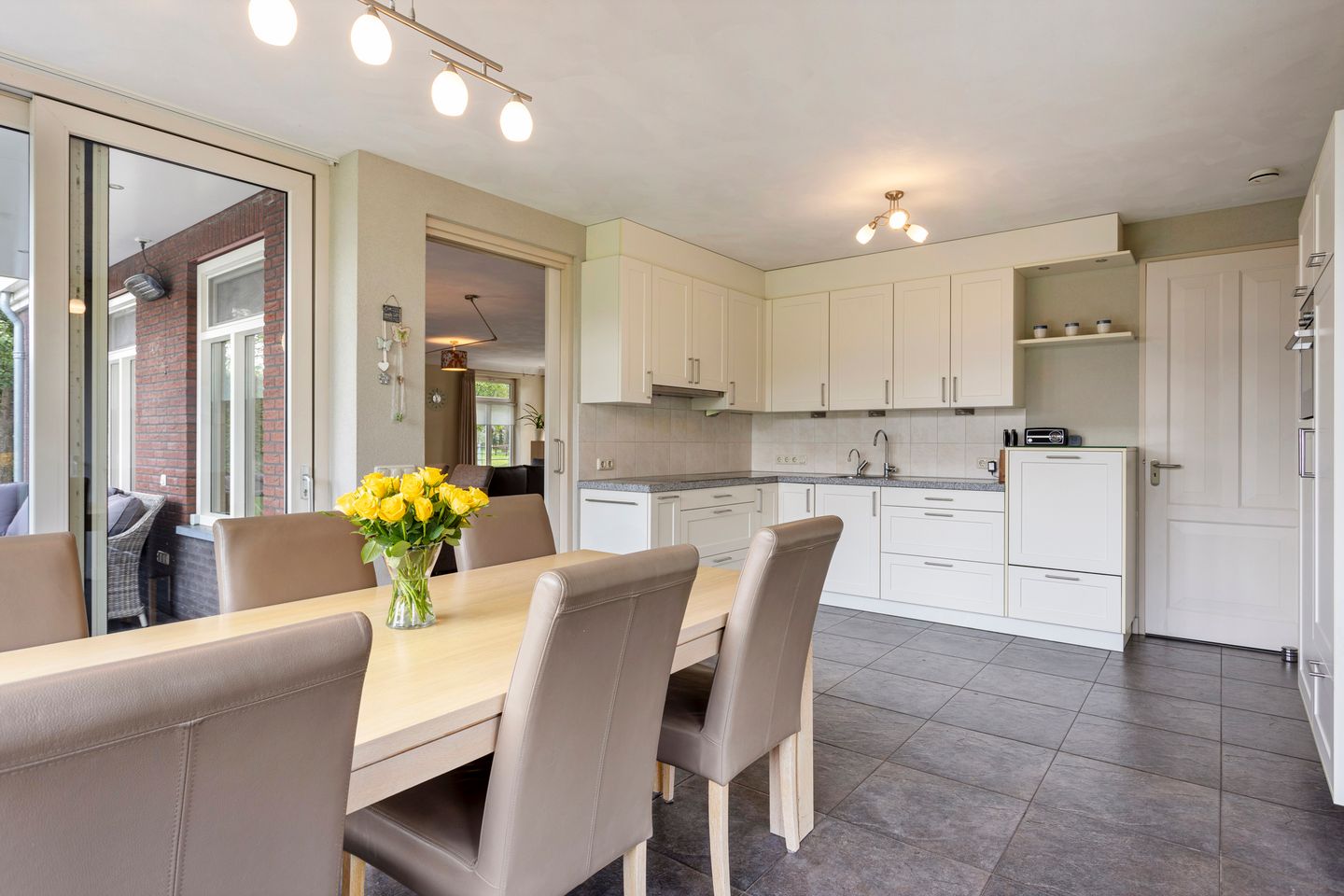 Photo 10 of Leurke 7