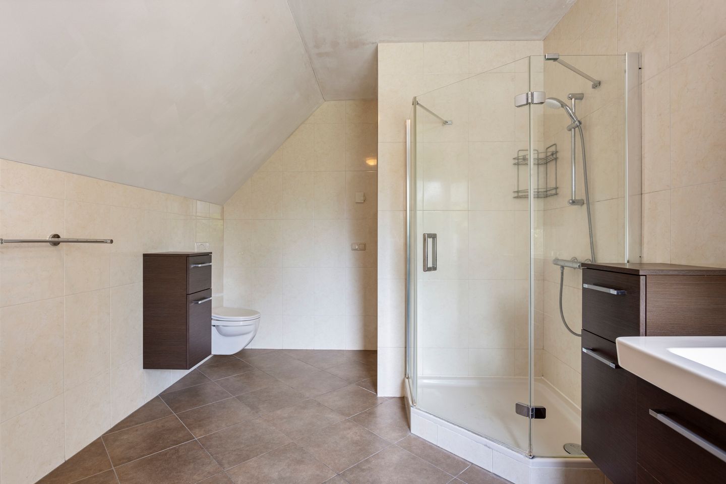 Photo 19 of Leurke 7