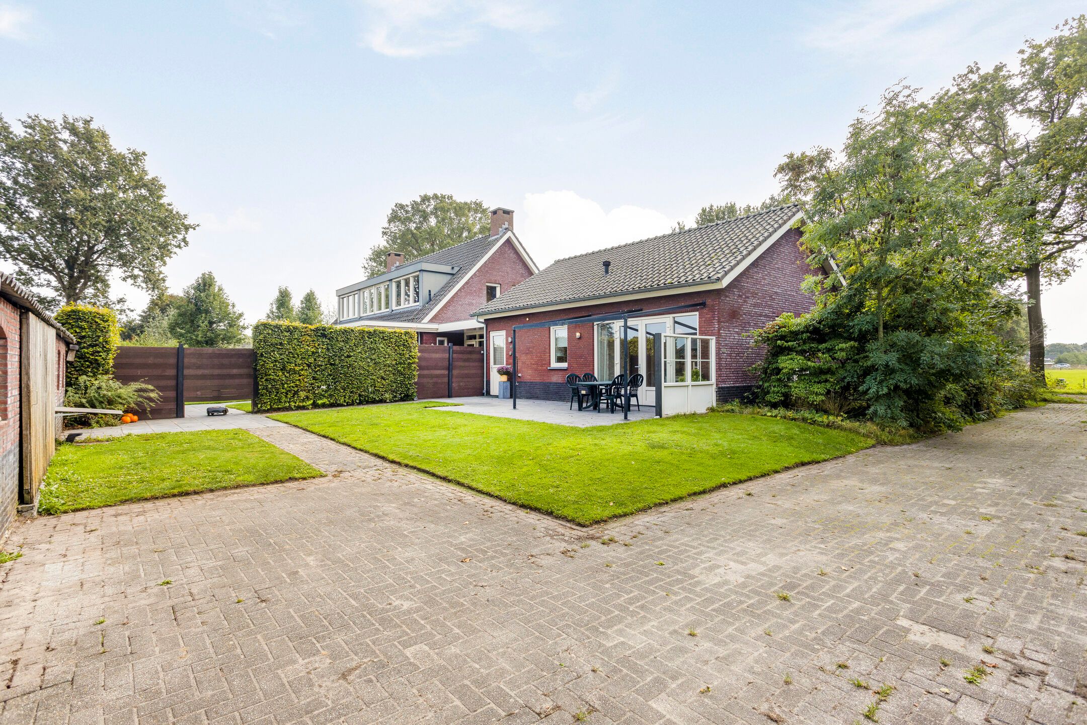 Photo 39 of Leurke 7