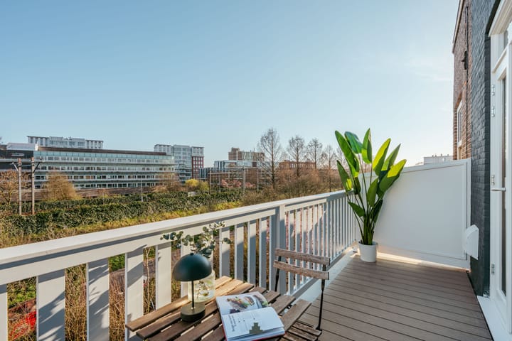 Photo 3 of Oetewalerstraat 44-1